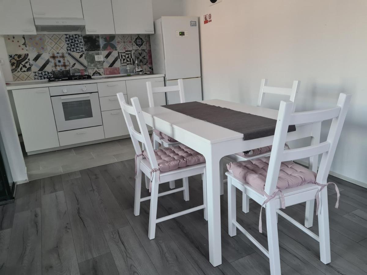 Apartment Dollar Pula